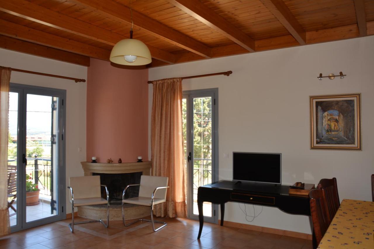 Lotus Sea View Apartments Lixouri Esterno foto