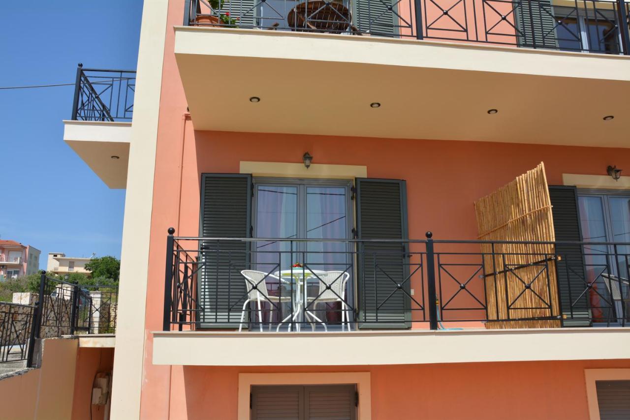 Lotus Sea View Apartments Lixouri Esterno foto