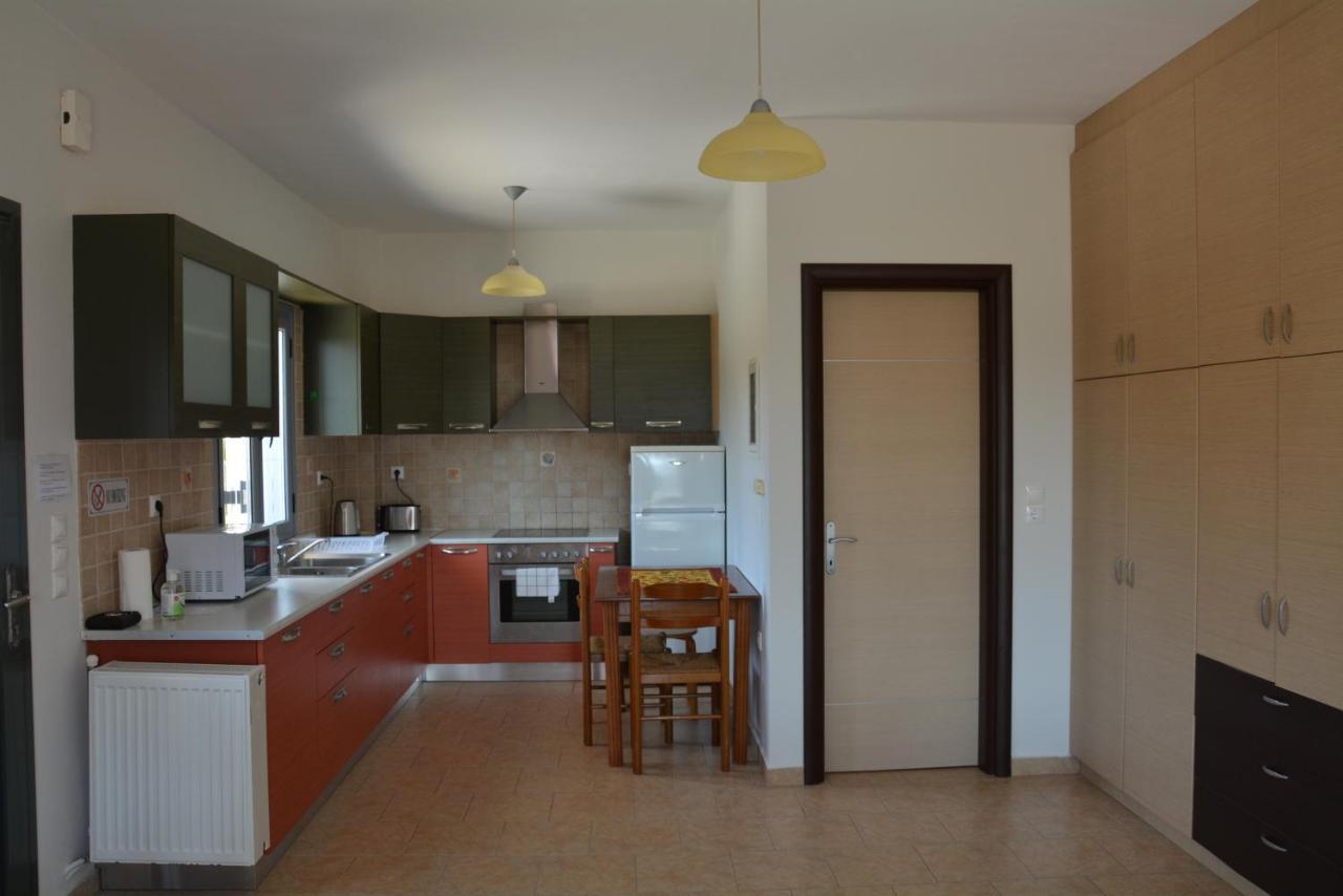 Lotus Sea View Apartments Lixouri Esterno foto