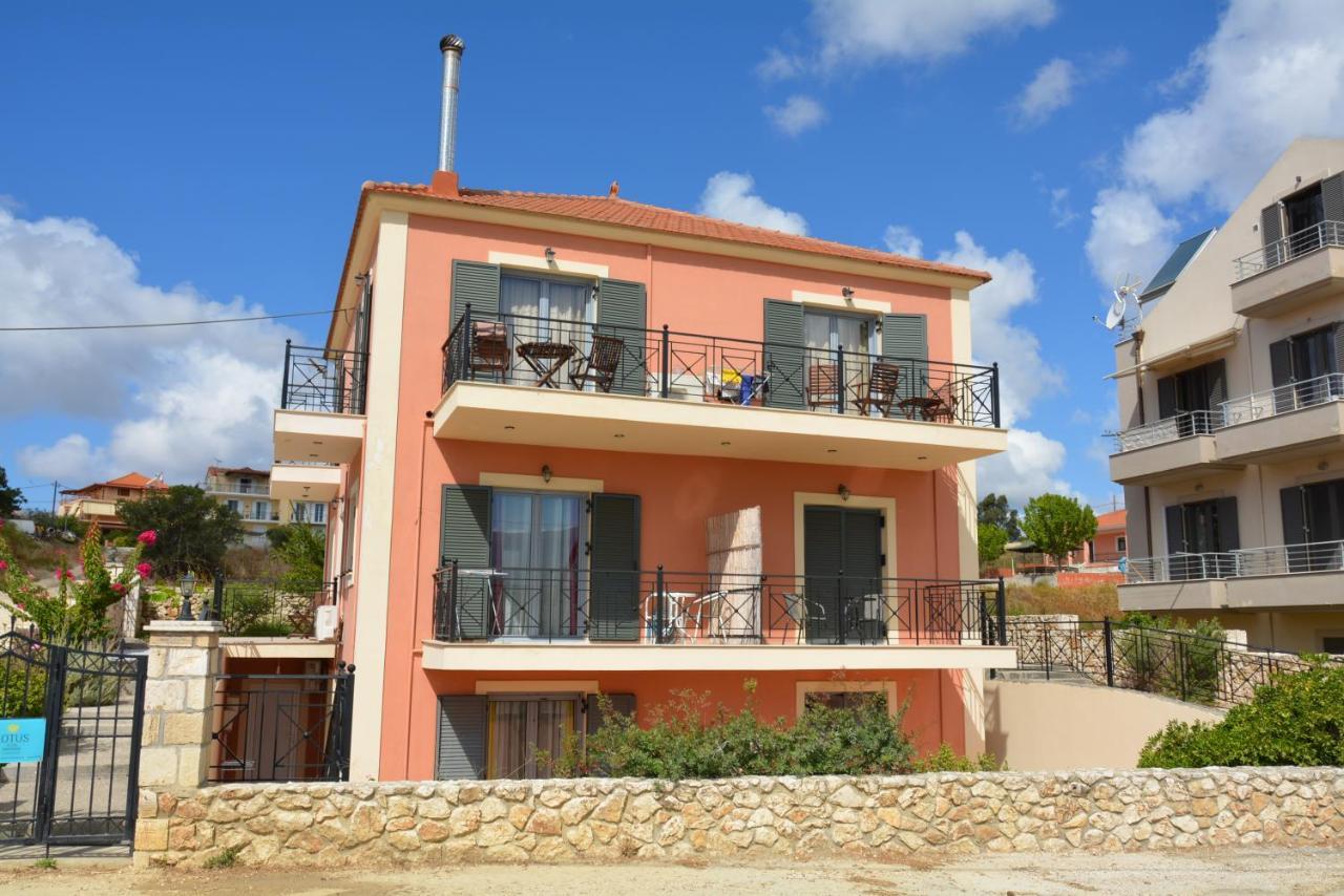 Lotus Sea View Apartments Lixouri Esterno foto