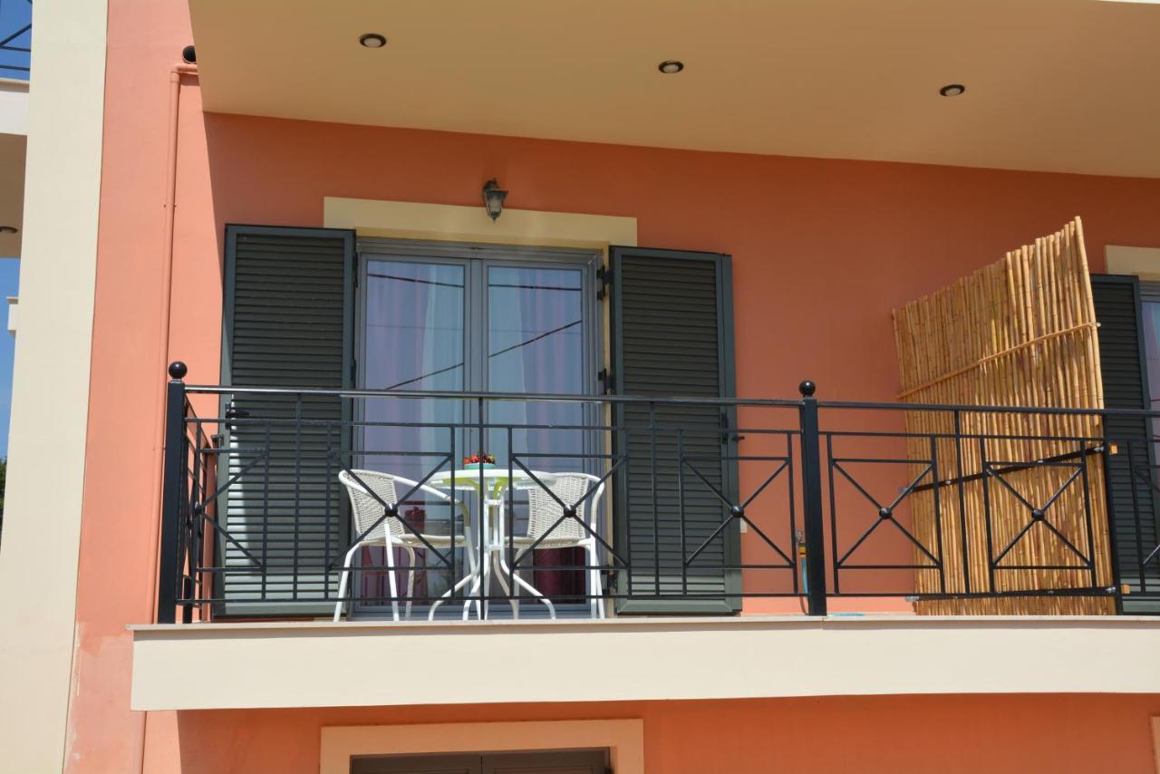 Lotus Sea View Apartments Lixouri Esterno foto