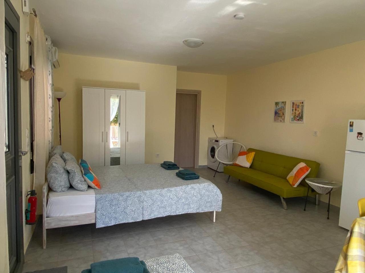 Lotus Sea View Apartments Lixouri Esterno foto