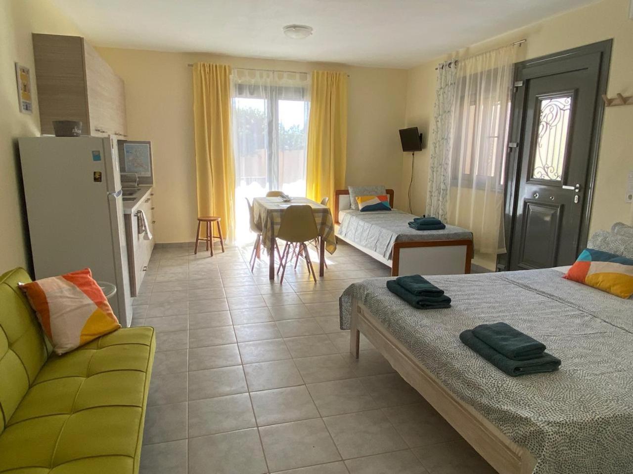 Lotus Sea View Apartments Lixouri Esterno foto