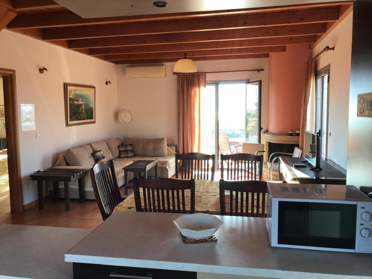 Lotus Sea View Apartments Lixouri Esterno foto