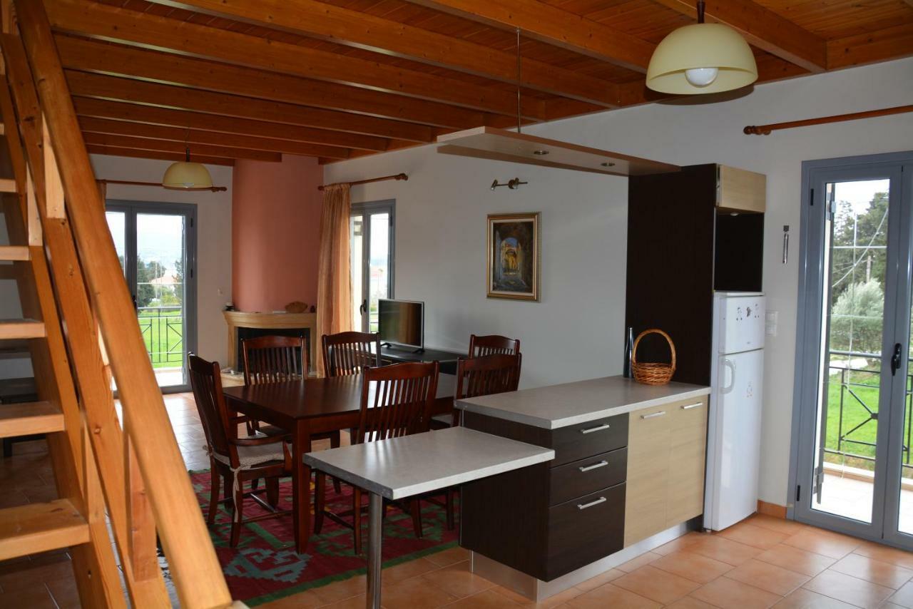 Lotus Sea View Apartments Lixouri Esterno foto