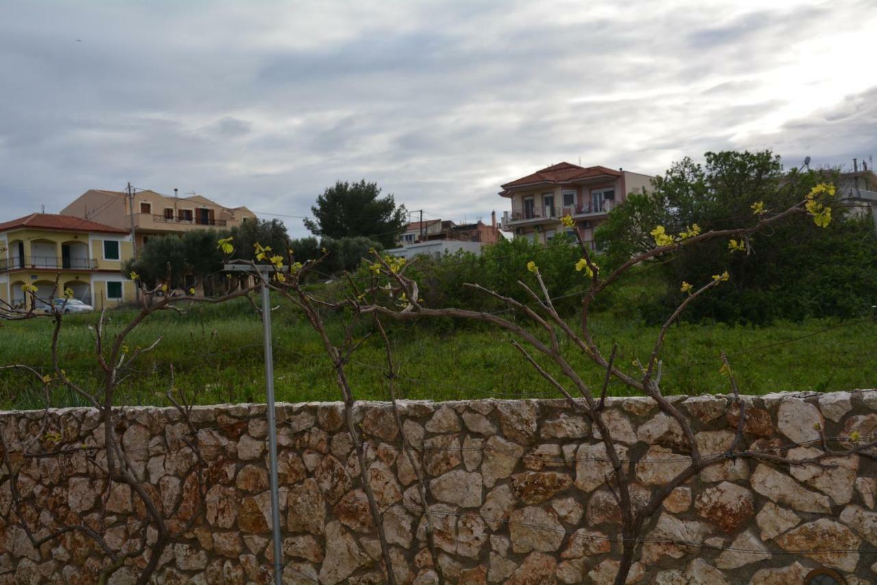 Lotus Sea View Apartments Lixouri Esterno foto