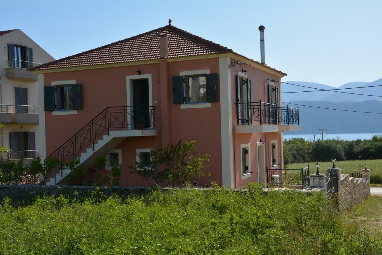 Lotus Sea View Apartments Lixouri Esterno foto