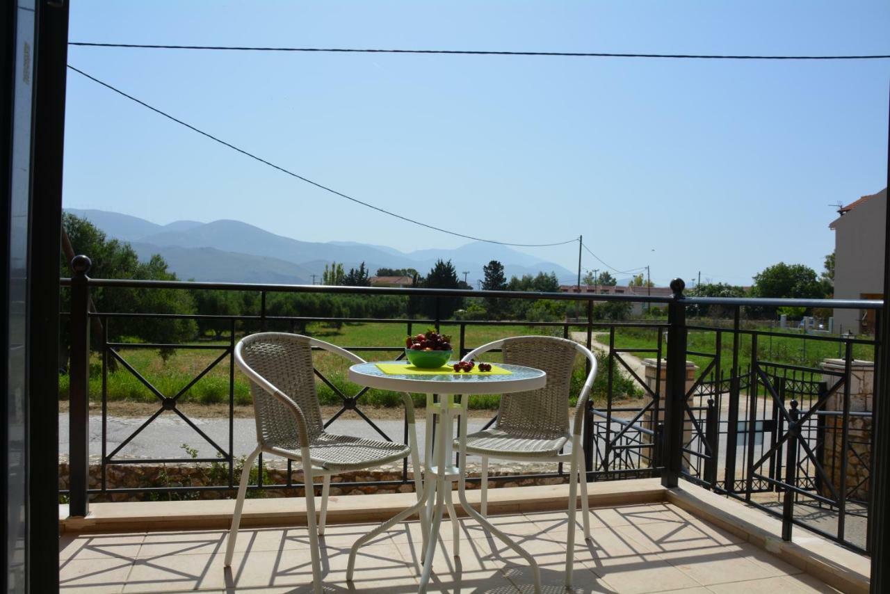 Lotus Sea View Apartments Lixouri Esterno foto