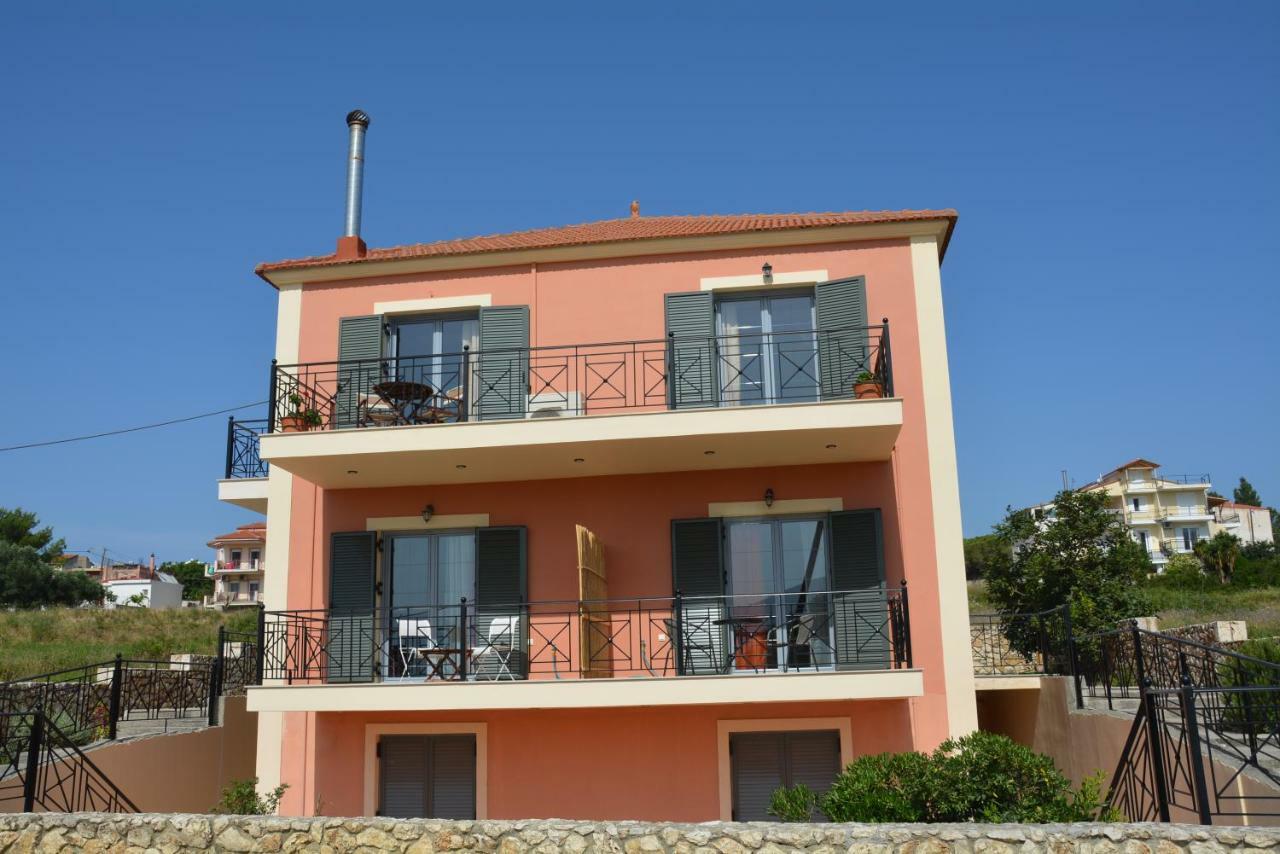 Lotus Sea View Apartments Lixouri Esterno foto