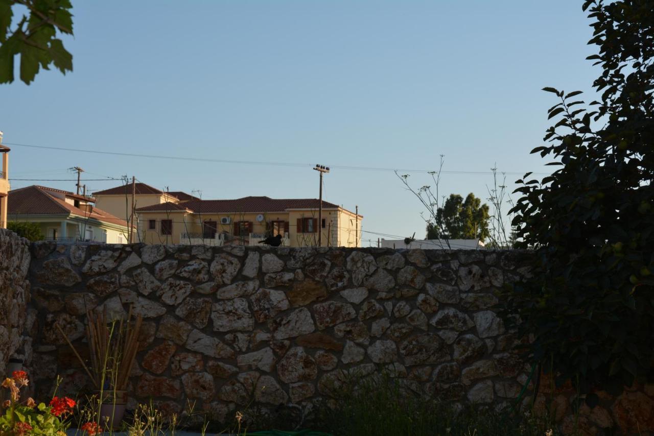 Lotus Sea View Apartments Lixouri Esterno foto